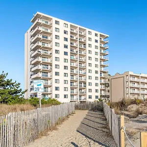 Holiday home Oceanfront 2 Bedroom Modern W Pool 